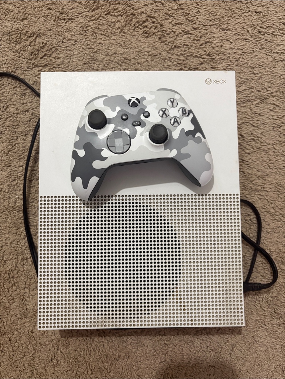 Xbox S digital Edition & Wireless Controller in White & Gray Camo - Xbox